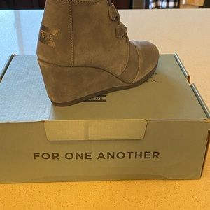 Tom’s Wedge Bootie